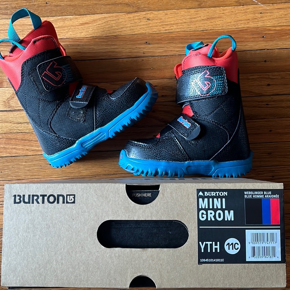 Burton mini grom snowboard boots